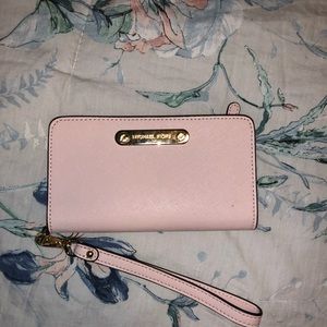 Michael kors wallet wristlet